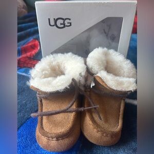 UGG baby booties wheat brown sz 6-12mns excellent condition with box